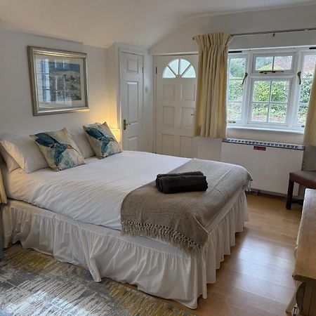 Private Entry Guesthouse Hideaway Hordle Exteriör bild