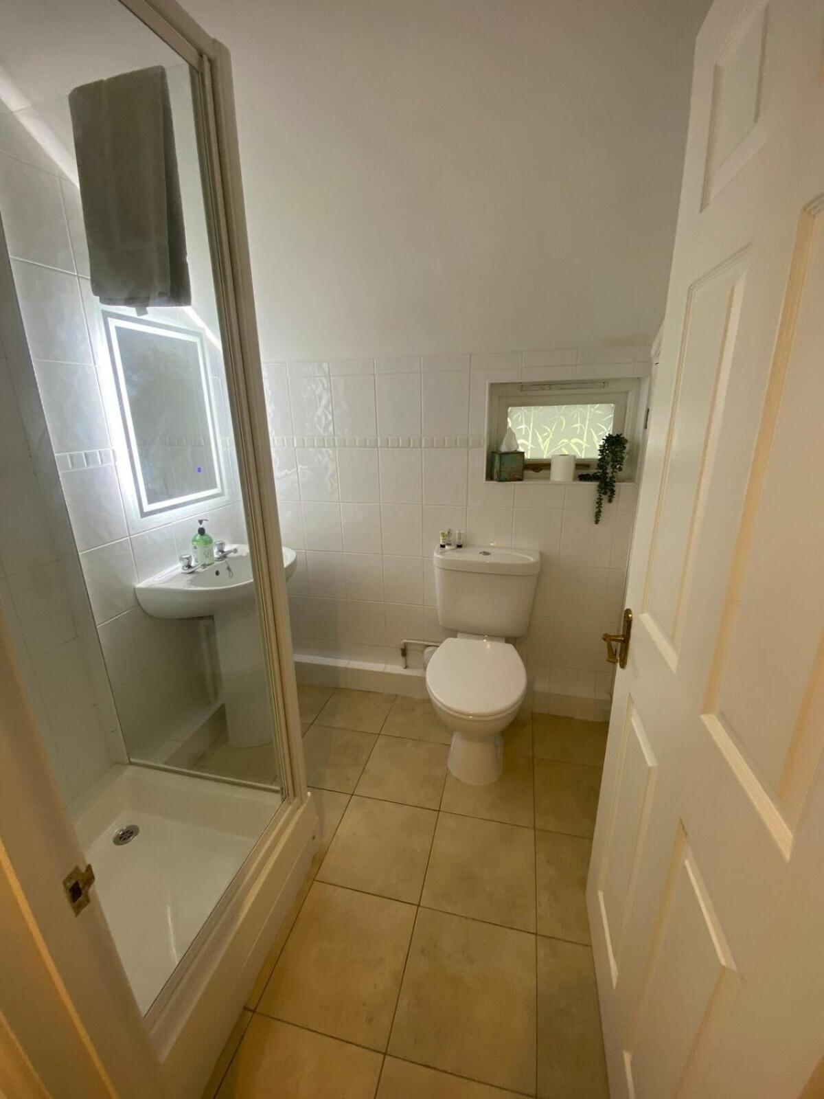 Private Entry Guesthouse Hideaway Hordle Exteriör bild