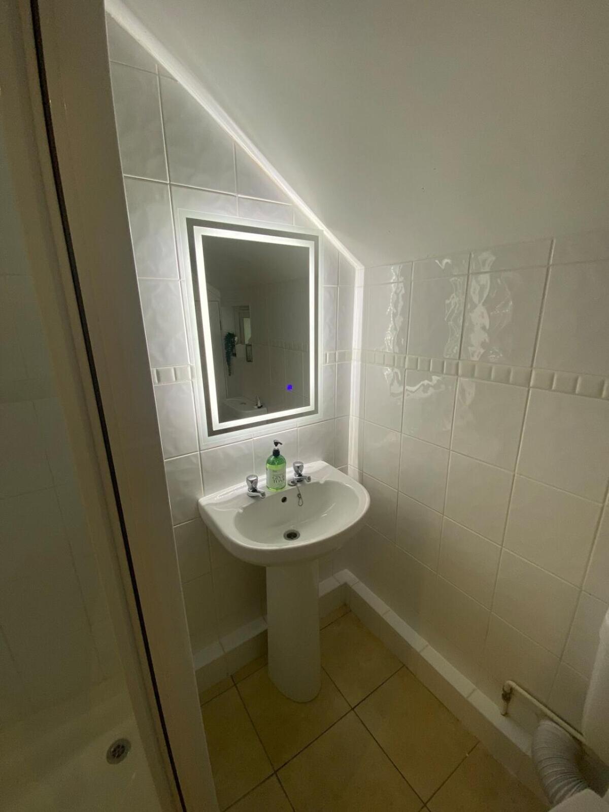 Private Entry Guesthouse Hideaway Hordle Exteriör bild