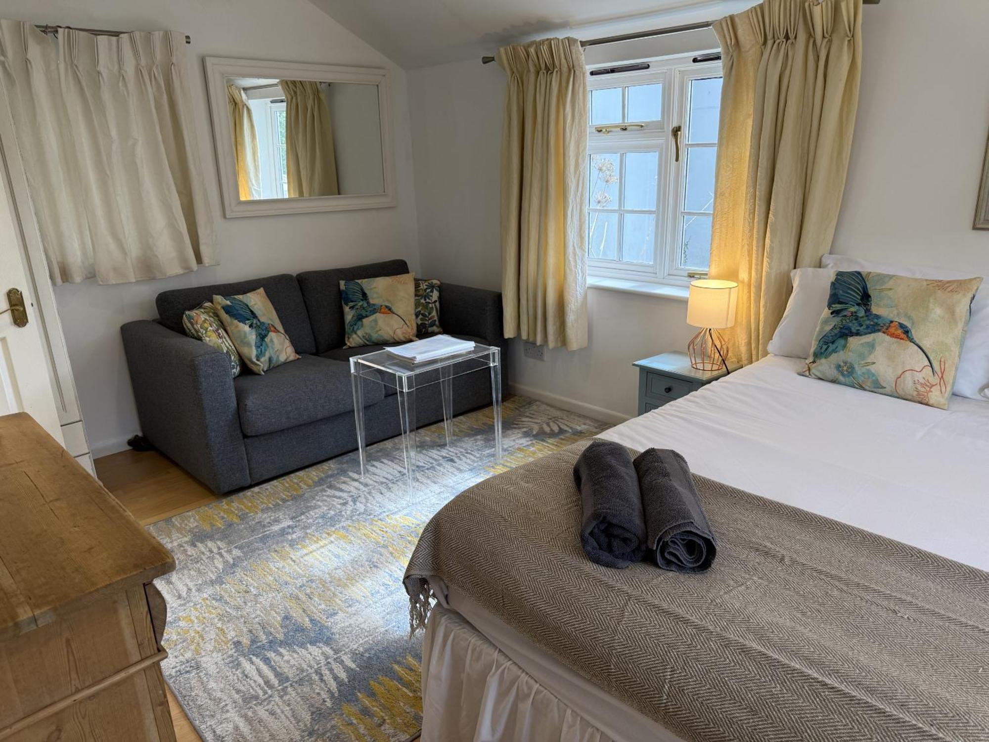 Private Entry Guesthouse Hideaway Hordle Exteriör bild
