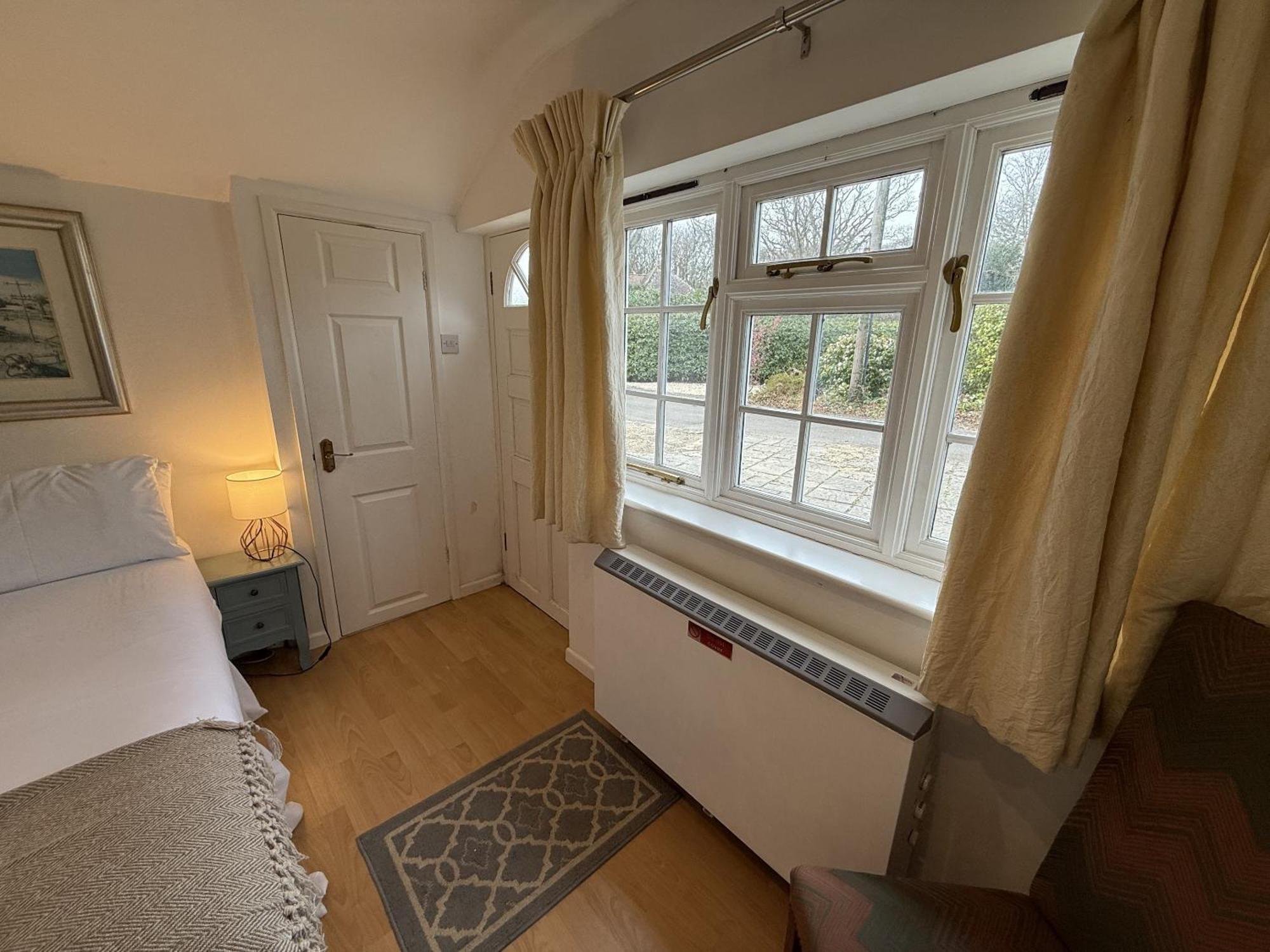 Private Entry Guesthouse Hideaway Hordle Exteriör bild