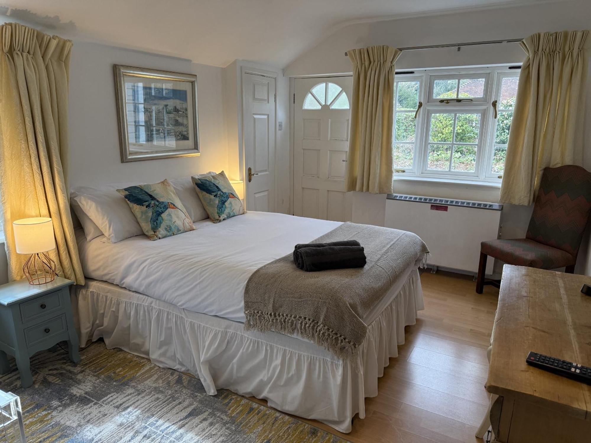 Private Entry Guesthouse Hideaway Hordle Exteriör bild